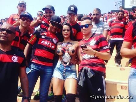 Flagra Torcedora do Flamengo Pelada No Estádio Caiu Na Net - Foto 101823