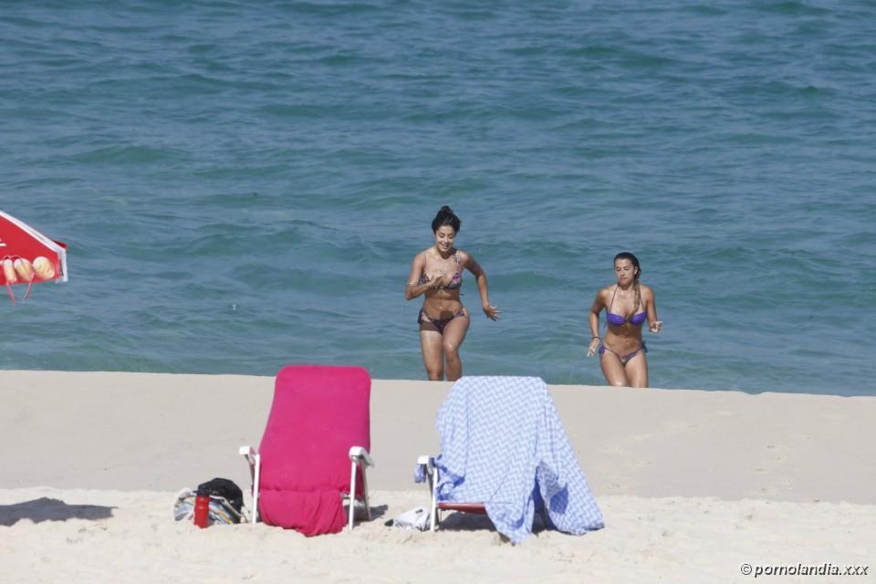 Aline Riscado flagrada na praia de biquíni - Foto 167965