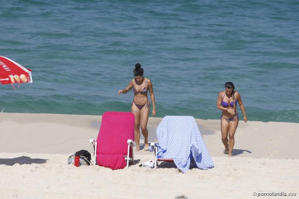 Aline Riscado flagrada na praia de biquíni - Foto 167968
