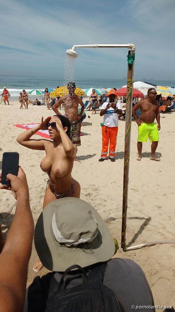 Mulher Melão Pelada Na Praia Do Rio De Janeiro - Foto 23322