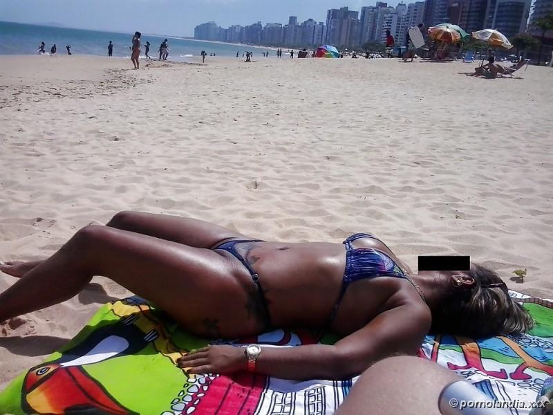 Puta na praia com biquini socado na buceta - Foto 35968