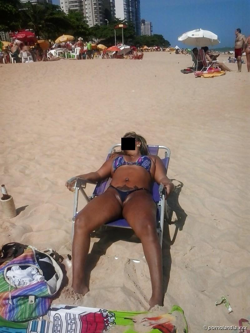 Puta na praia com biquini socado na buceta - Foto 35971