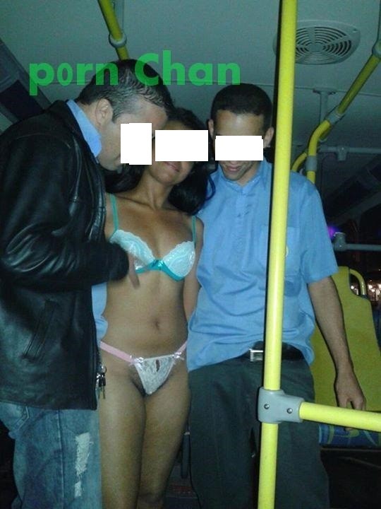 Fotos Mulher fez sexo com motorista e trocador - Foto 4584