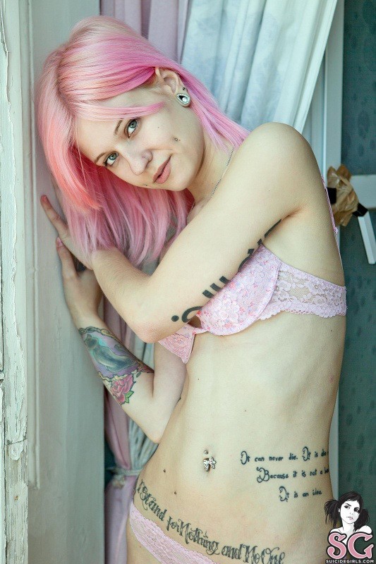 Emo branquinha tatuada pelada - Suicide Girls - Foto 4920