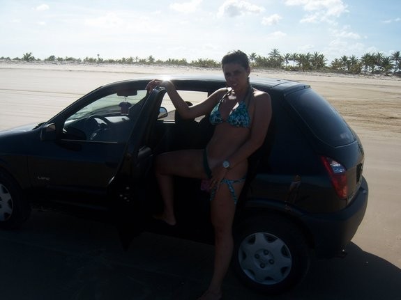 Esposa fazendo putaria na praia deserta caiu na net - Foto 5892