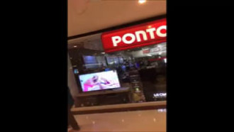 Descuido Da Loja Ponto Frio Transmitindo Filme Porno No Shopping