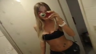 Travesti loirinha gravando selfie pelada caiu na net