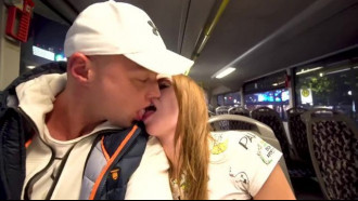 Sexo anal com homem de pau enorme Gostosas fazendo boquete dentro do onibus